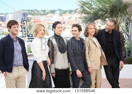CANNES, FRANCE - MAY 19: Actress Marion Cotillard attends 'It's Only The End Of The World (Juste La Fin Du Monde)' during the Photocall - The 69th Cannes Film Festival on May 19, 2016 in Cannes.
