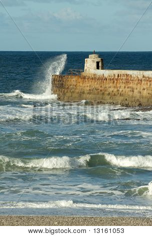 คลื่นแอตแลนติกท่า Portreath คอร์นวอลประเทศอังกฤษ