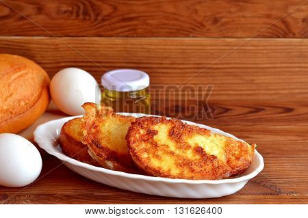 Homemade fried bread croutons. Fried bread with eggs for breakfast. Easy make roasted bread. Quick recipe. Ingredients for cooking snacks
