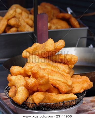 Жареные муки палочки, Pathongo
