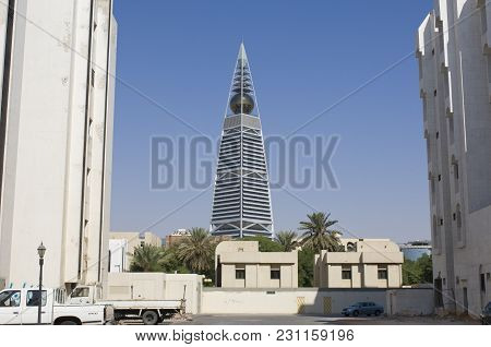 Al Faisaliah Tower And Surroundings On October 21, 2007 In Riyadh, Saudi Arabia.