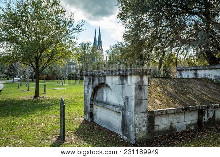 Colonial Park Cemetery