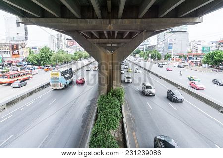 Bangkok, Thailand - May 19, 2017 - Open Road Traffic On Outbound Of Vibhavadi-rangsit Road Under Don
