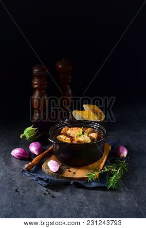 Eggplant Casserole - (melitzanes Me Kreas Sti Katsarola)