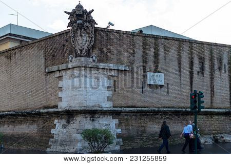 Vatican City, March 06, 2018: Front Picture Of Bricky Wall Showing The Direction Of Vatican Museum I