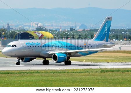 Clickair, Ec-icr, Airbus A320-200, 29.6.2008, Vie, Vienna Airport Schwechat, Austria, Europe