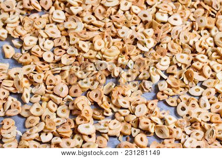 Ddry Garlic Or Dry Garlic Image Use For Garlic Background, Close Up