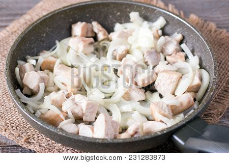 Fried Chicken Pieces On The Pan With Vegetable Oilfried Chicken Piecesmeat Products,cooking