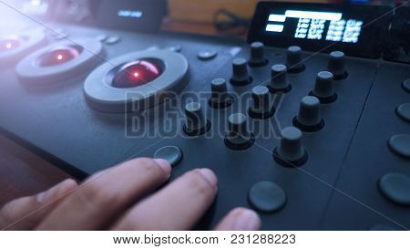 Color Grading Adjusting Controller Equipment For Movie