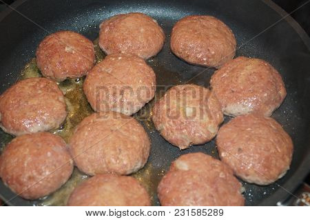 Frikadelle - German Meatballs With Cauliflower Sauce Bernaise And Baked Parsley Potatoes