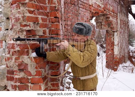 Fighter Of Red Army With The Ppsh Machine Gun In Ruins Of Stalingrad (a Staff Of A Division Of Lyudn