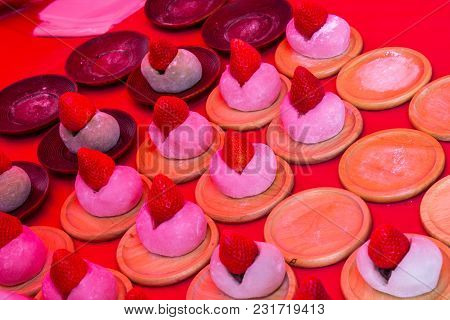 Strawberry Mochi (ichigo Daifuku) Is A Soft And Chewy Mochi Stuffed With Fresh Juicy Strawberry And 