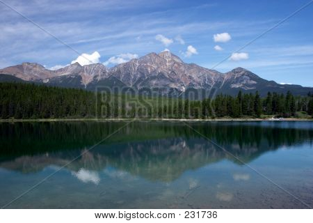 Lago Pirámide