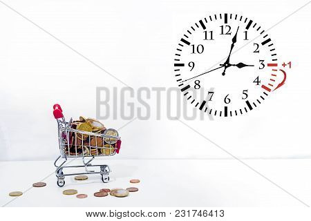 Daylight Saving Time. Dst. Wall Clock Going To Winter Time.