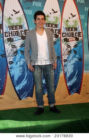 LOS ANGELES - 8 sierpnia: David Archuleta w sali prasowej w 2010 Teen Choice Awards w Gibson