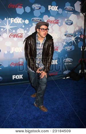 LOS ANGELES - 11 de MAR: Andrew Garcia American Idol Top 12 partido 9 de la temporada celebrada en la industria Clu