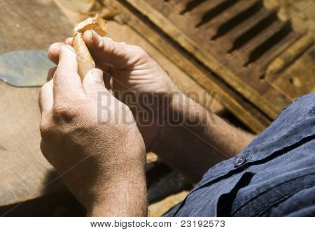 Kézi gördülő szivar termelés