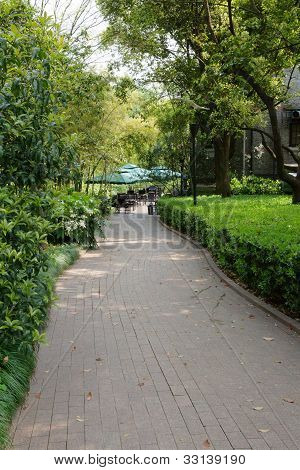 stright path in a park