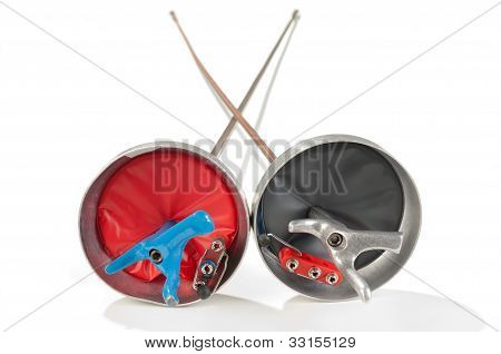 Espada de tiradores sobre un fondo blanco