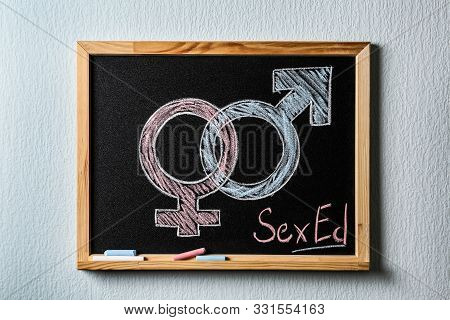 Gender Symbols And Text 