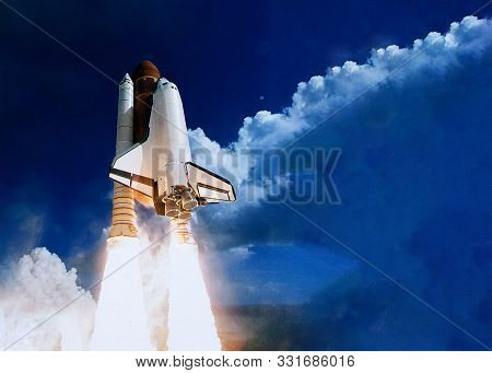 Space Shottle Launch Against Starry Sky. Elements Of This Image Were Furnished By Nasa.