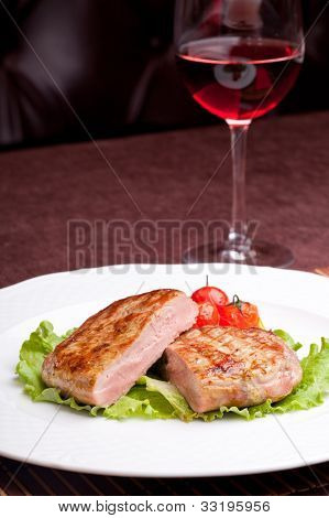 Bistecca alla griglia alla griglia a medie rare