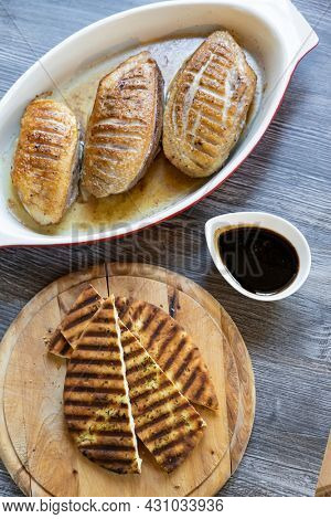 reasted duck breast with balsamico sauce and Arabic bread