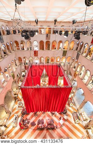 Venice, Italy - August 02, 2021: Huge Indoor Hall Of Fondaco Dei Tedeschi. Former Headquarters And R