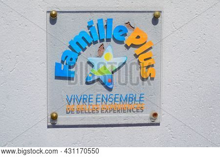 Bordeaux , Aquitaine  France - 08 25 2021 : Famille Plus Brand Label Logo And Text Sign State Guaran