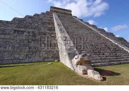 Mayan Pyramid In Chichen Itza Ruins, Yucatan, Mexico