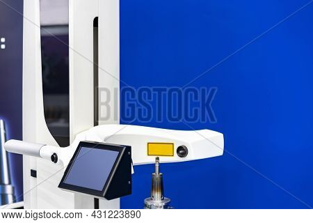 Carbide Insert Tip Cutting Tool Assembly With Tool Holder And Collet Chuck Setting On Tool Presettin