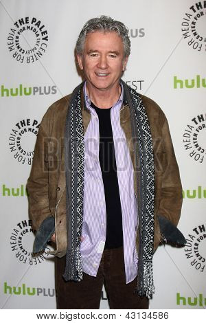 LOS ANGELES - MAR 10: Patrick Duffy přijede na akci 