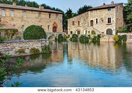 gamle termiske bade i Bagno Vignoni, Iraly