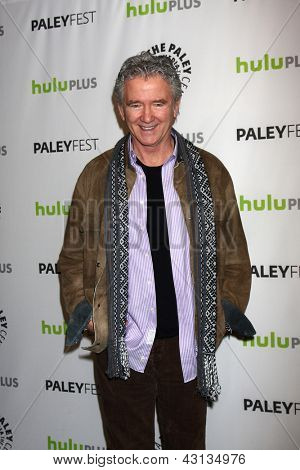 LOS ANGELES - MAR 10: Patrick Duffy přijede na akci 