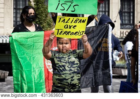 Downtown Vancouver, British Columbia, Canada - August 28, 2021: Crowd Of People Protesting Against T