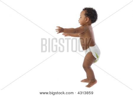 Afrikaanse Baby met luier Learning To Walk