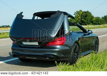 Dnepropetrovsk, Ukraine - 08.24.2021: Photos Of A Mercedes Benz Sl550 Convertible On The Road. Conve