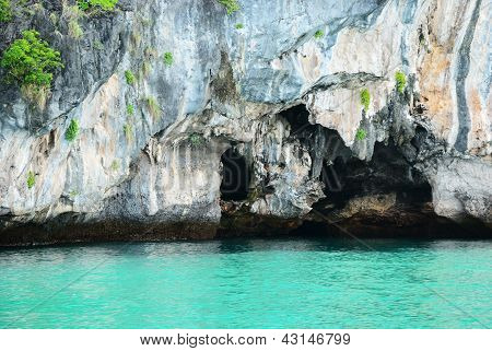 La Bat-caverna sull'isola