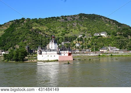 Kaub, Germany - June 14th 2021: Rhine Island Castle Burg Pfalzgrafenstein In Mittelrheintal