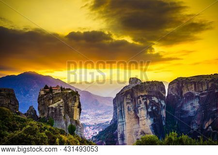 Monastery Of The Holy Trinity On Cliff. Greek Destinations. The Meteora Monasteries, Greece Kalambak