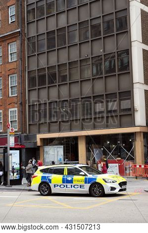 London, U.k., July 23,2021- Police Car Parked Outside Near Liverpool Station, Street View
