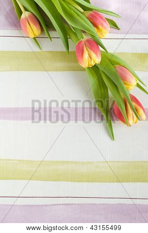StrauÃŸ Tulpen auf Textille serviette