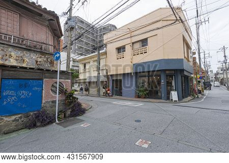 Okinawa, Japan - June 8,2019 : Street View Of Old House Near Makishi Public Market In Naha, Okinawa,