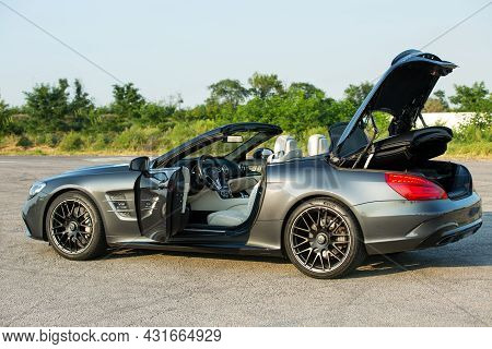 Dnepropetrovsk, Ukraine - 08.24. 2021: Photos Of The Mercedes Benz Sl550 Convertible On The Road.