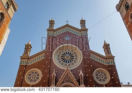 Istanbul,turkey- August 28,2021.exterior View From The Historical And Holy St.antuan Catholic Church