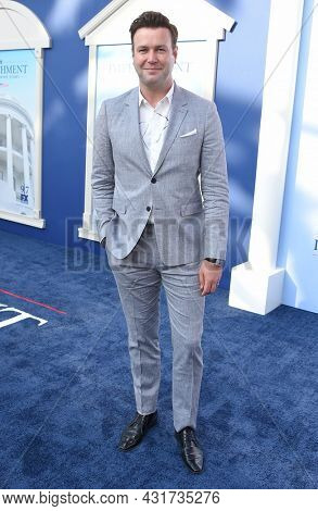 LOS ANGELES - SEP 01: Taran Killam arrives for the FXÃs ÃImpeachment: American Crime StoryÃ Screening on September 01, 2021 in West Hollywood, CA