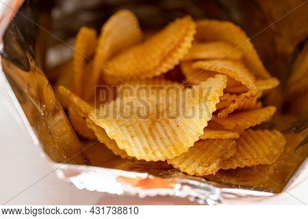 Potato Chips, Delicious Bbq Seasoning Spicy For Crips, Thin Slice Deep Fried Snack Fast Food In Open