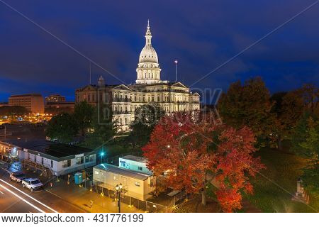 Lansing, Michigan, USA at the Michigan State Capitol during the evening.