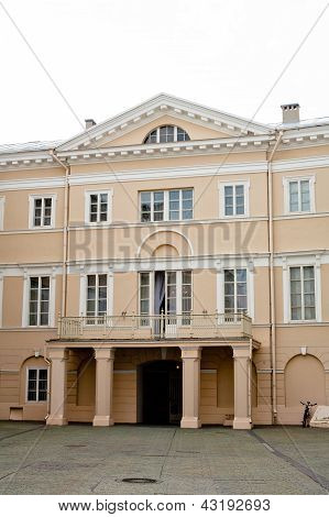 rosa GebÃ¤ude