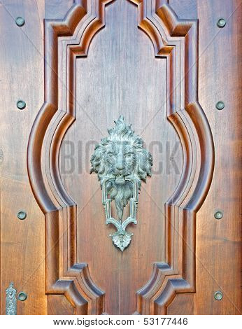 Knocker